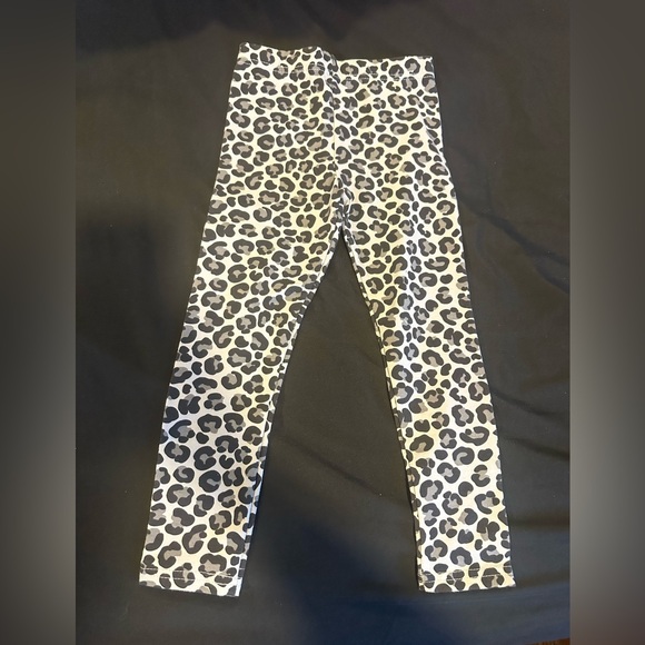 Aspen Kids Two Piece Leopard Toddler Girl Sweater/Legging Set Sixe XS (4) - Picture 5 of 7